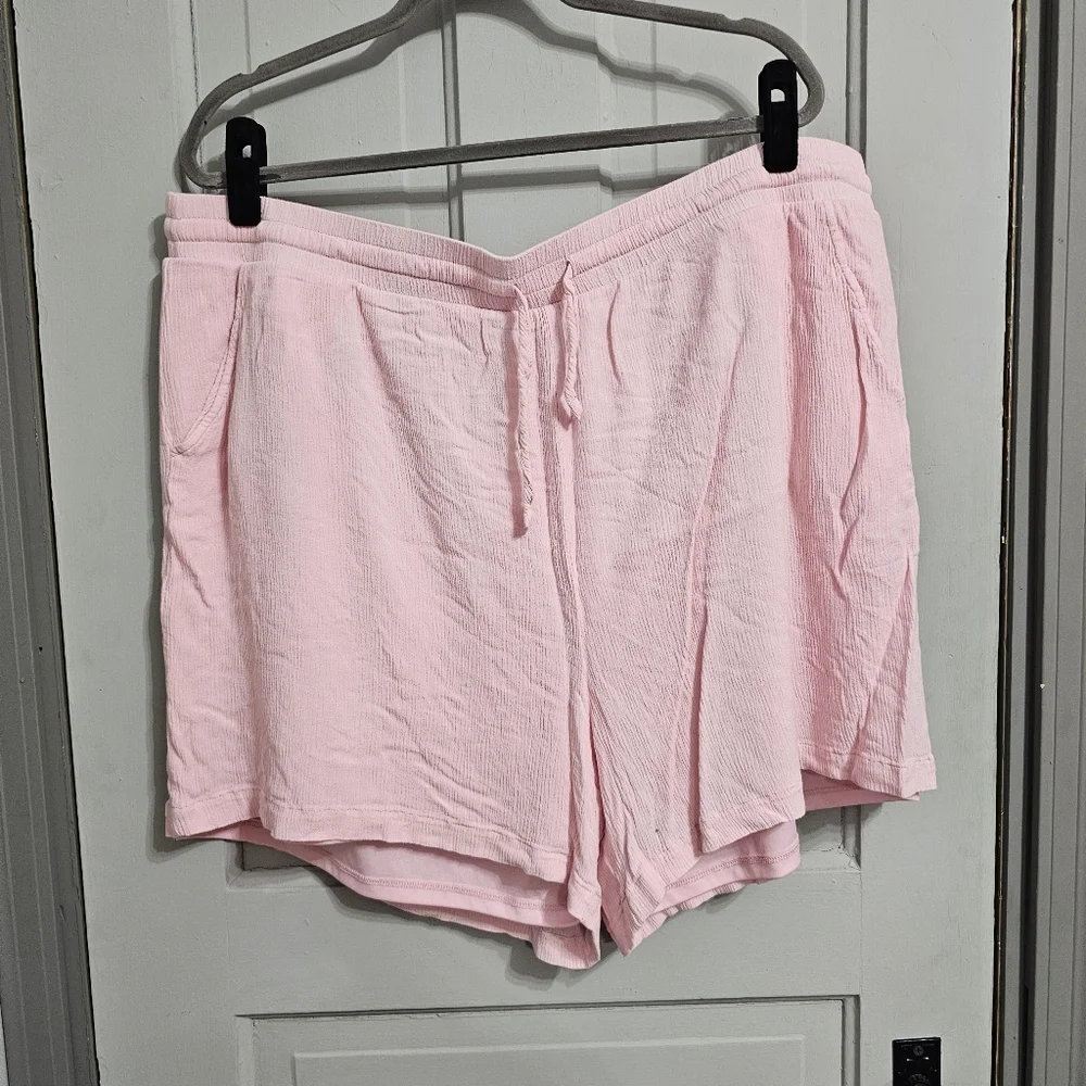 Torrid 3.5 Inch Pull-On Gauze Mid-Rise Short - Picture 2 of 10